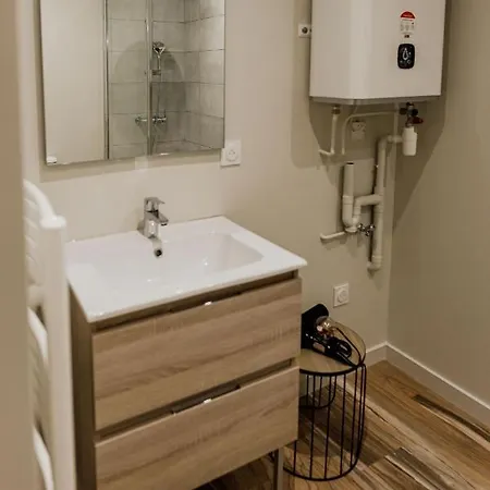 Apartment Um - Charmants Equipe - Wifi *
