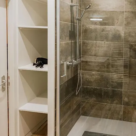 Um - Charmants Equipe - Wifi Apartment *