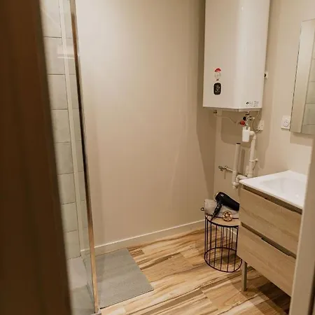 Apartment Um - Charmants Equipe - Wifi