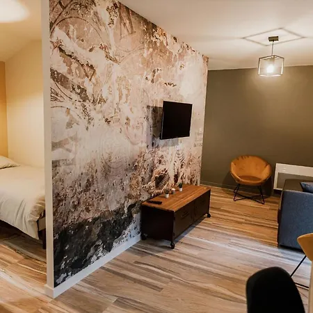 Um - Charmants Equipe - Wifi