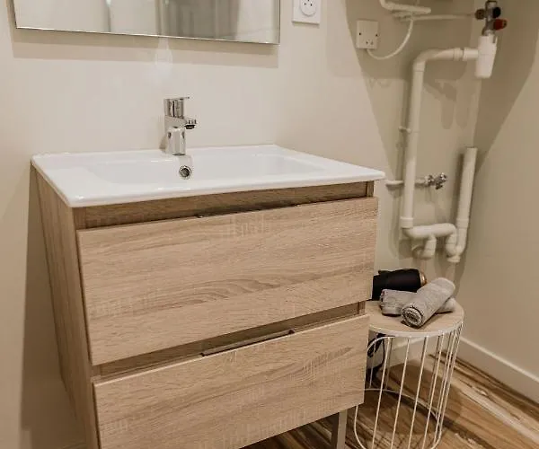 Um - Charmants Equipe - Wifi *